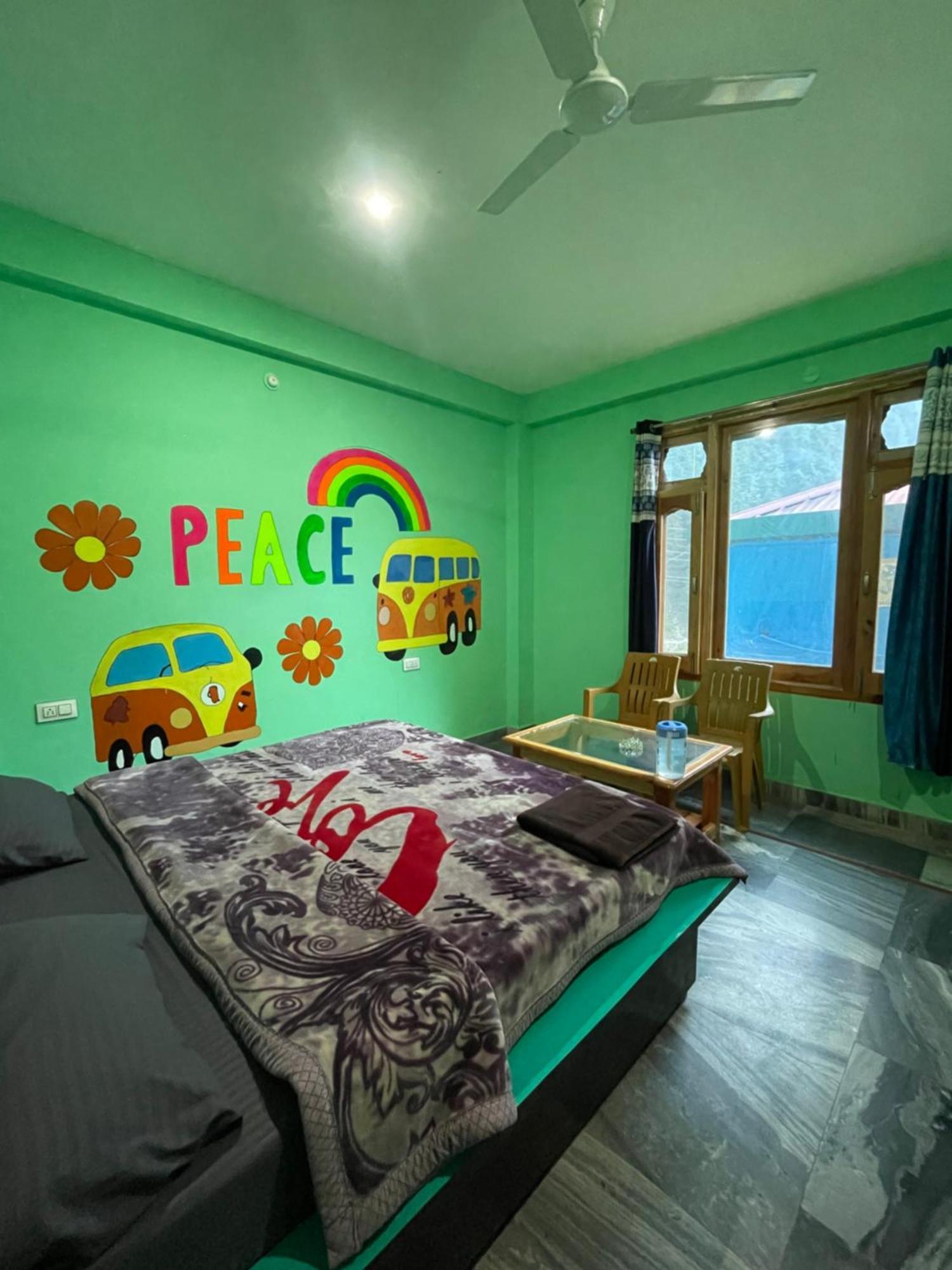 Trippy Homestay Kasol Bagian luar foto